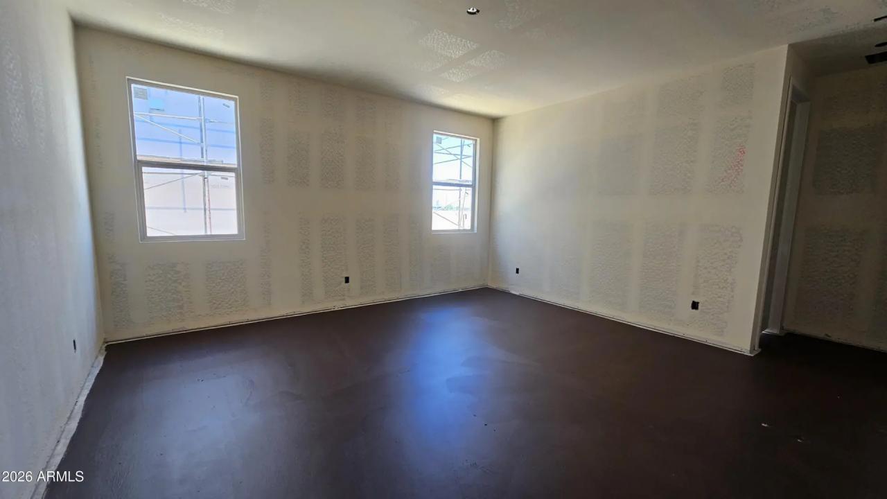 Real Estate Picture 5