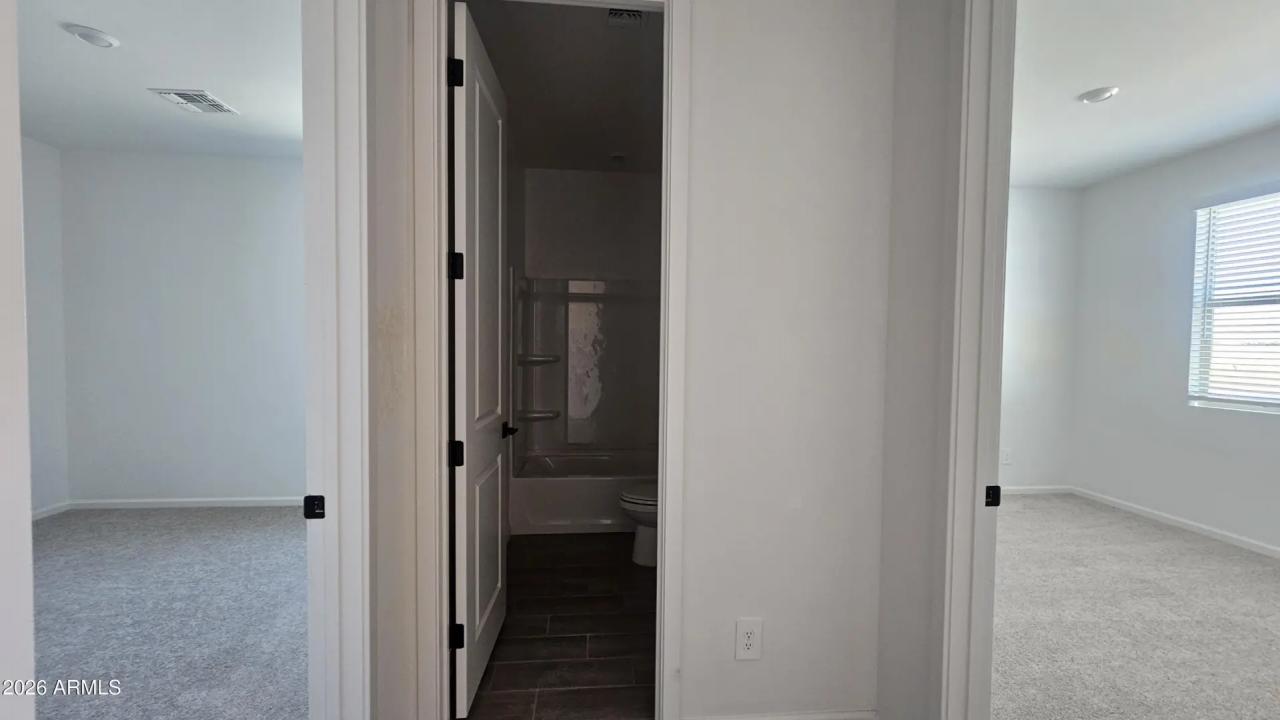 Real Estate Picture 8