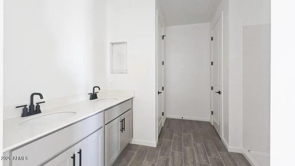 Real Estate Picture 5