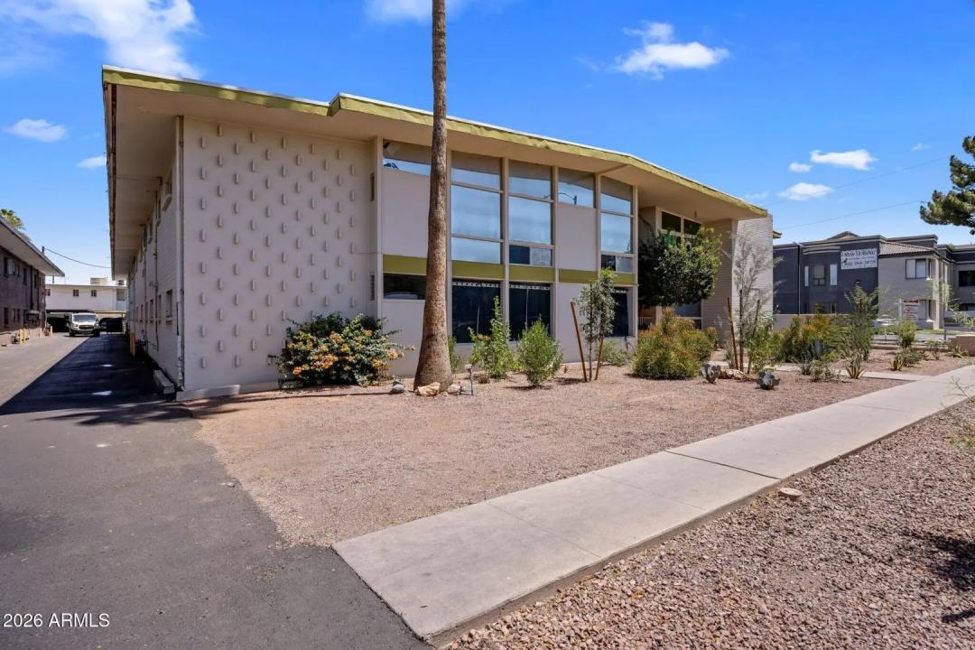 Real Estate Picture 16
