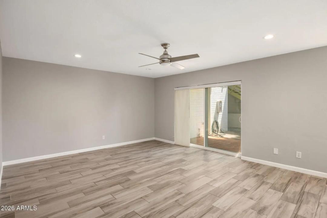 Real Estate Picture 5