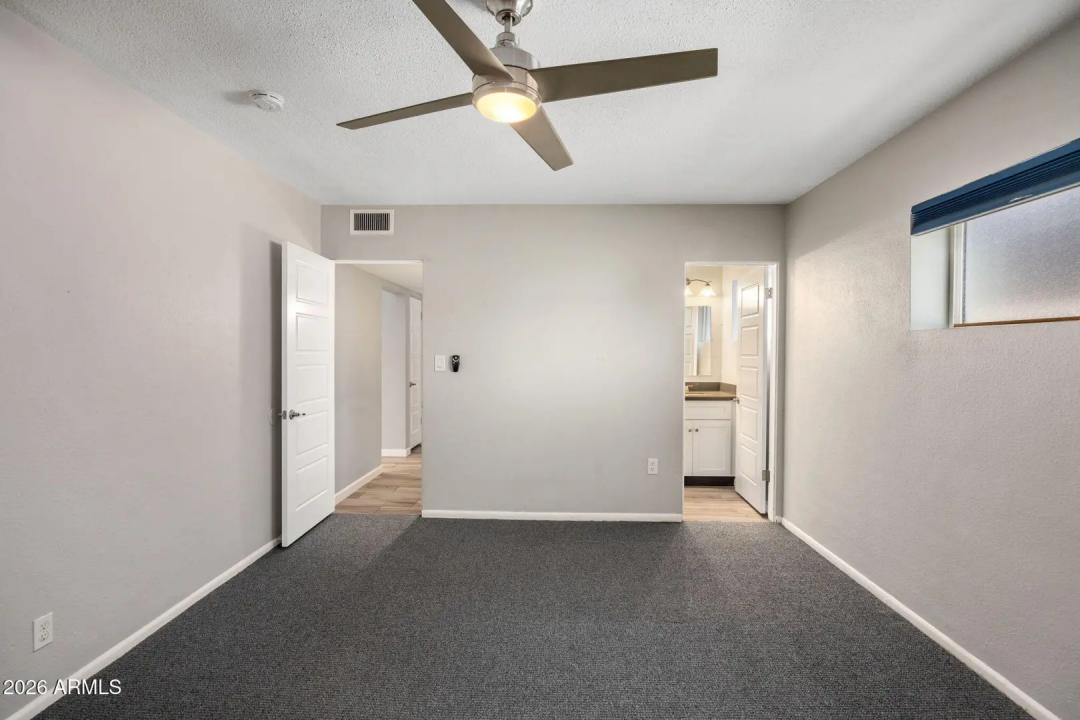 Real Estate Picture 8