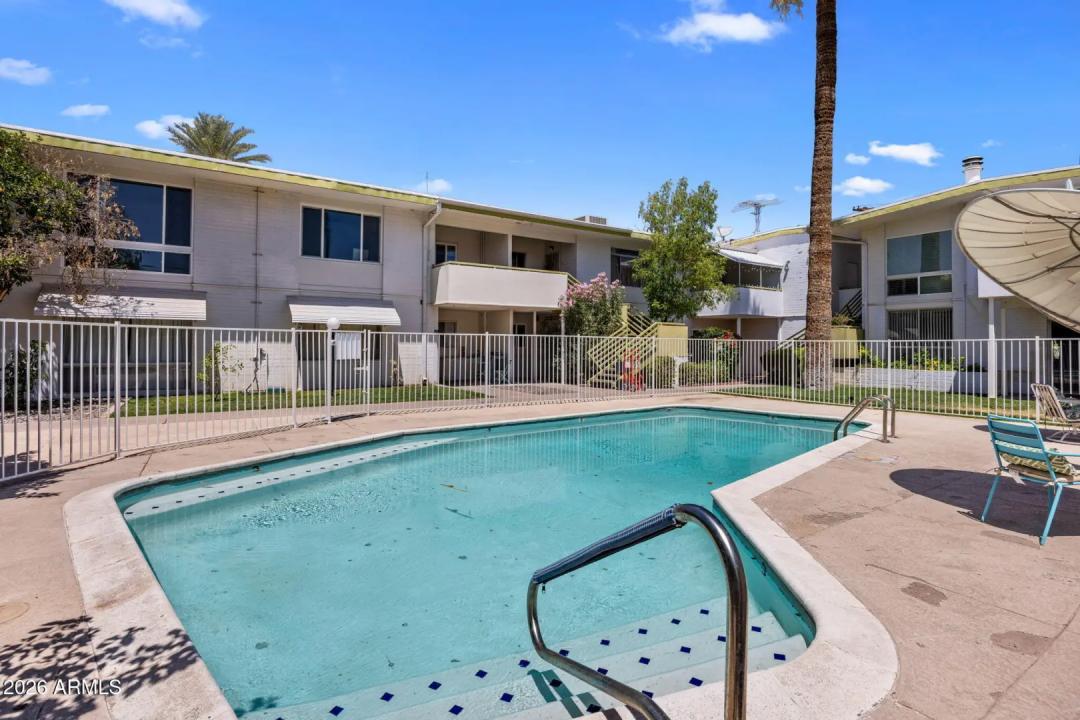 Real Estate Picture 14