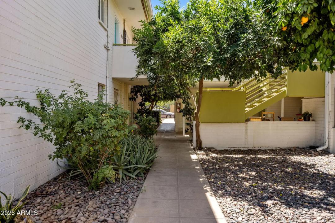Real Estate Picture 15