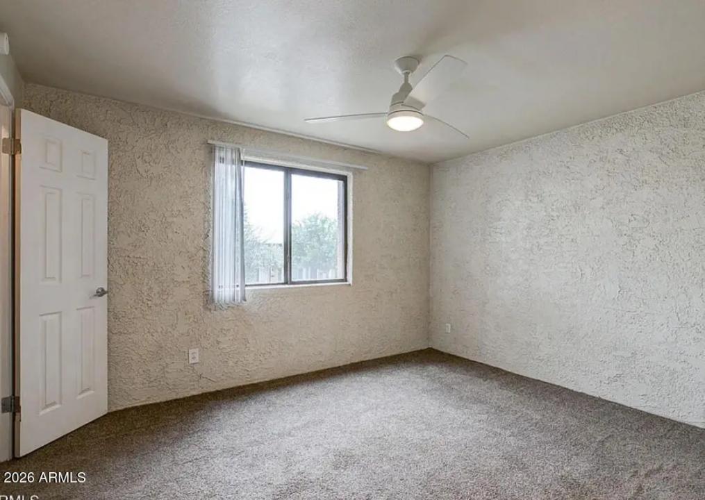 Real Estate Picture 17