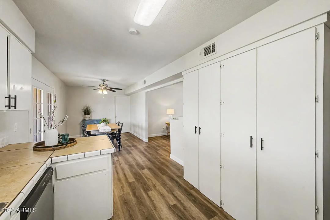 Real Estate Picture 8