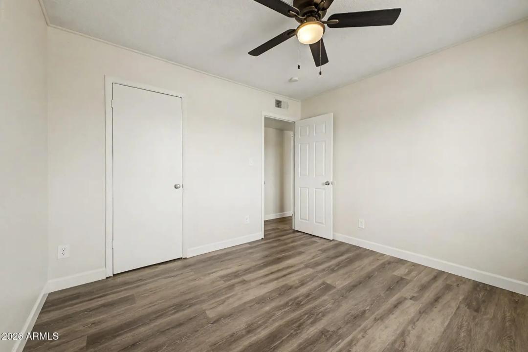 Real Estate Picture 23
