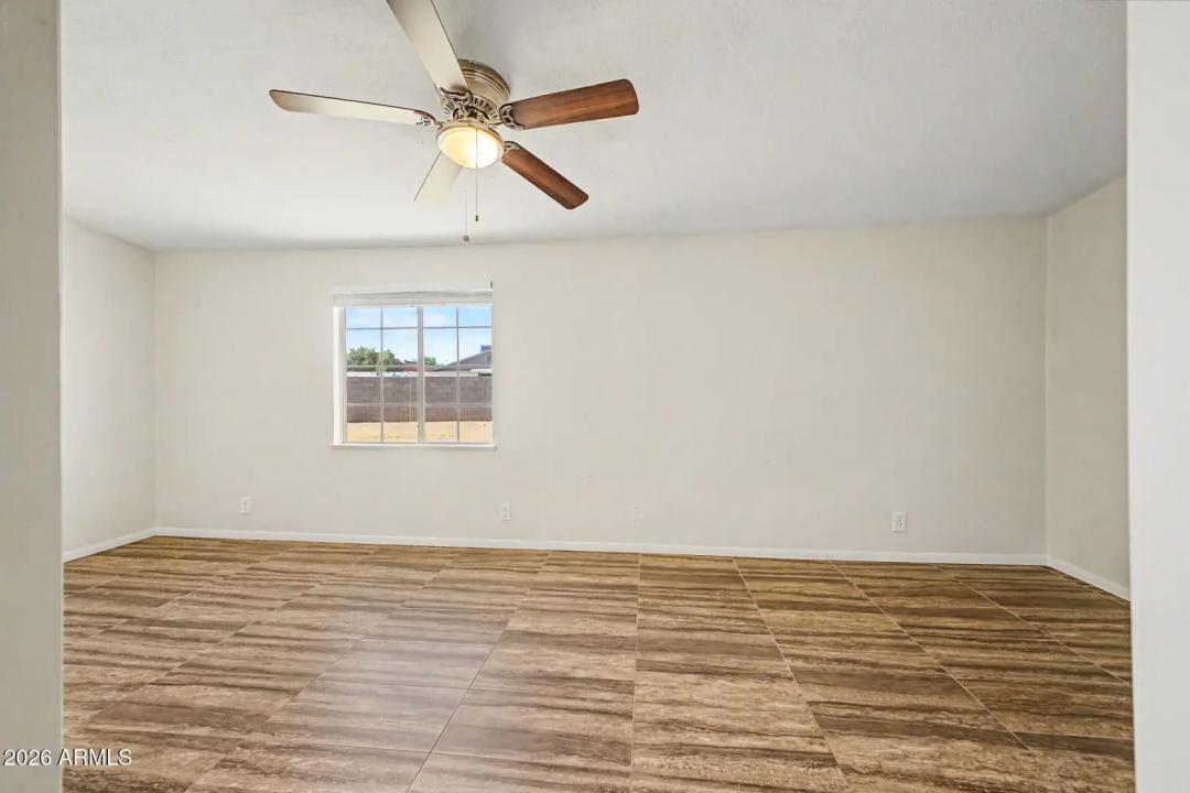 Real Estate Picture 24