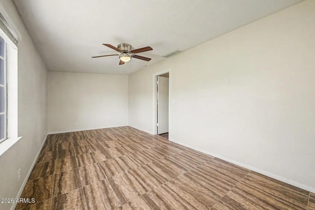 Real Estate Picture 25