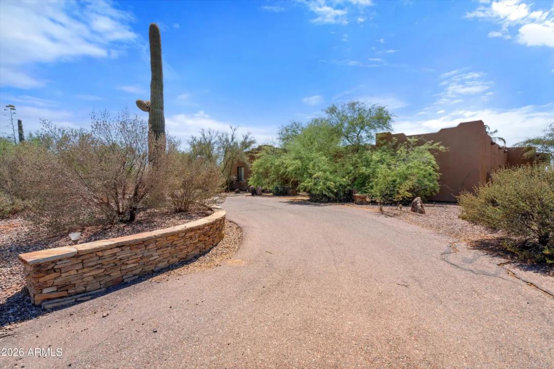 Real Estate Picture 3