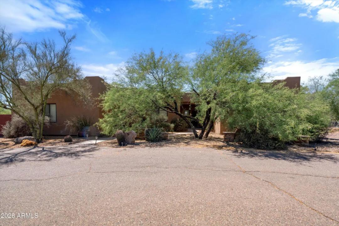 Real Estate Picture 8