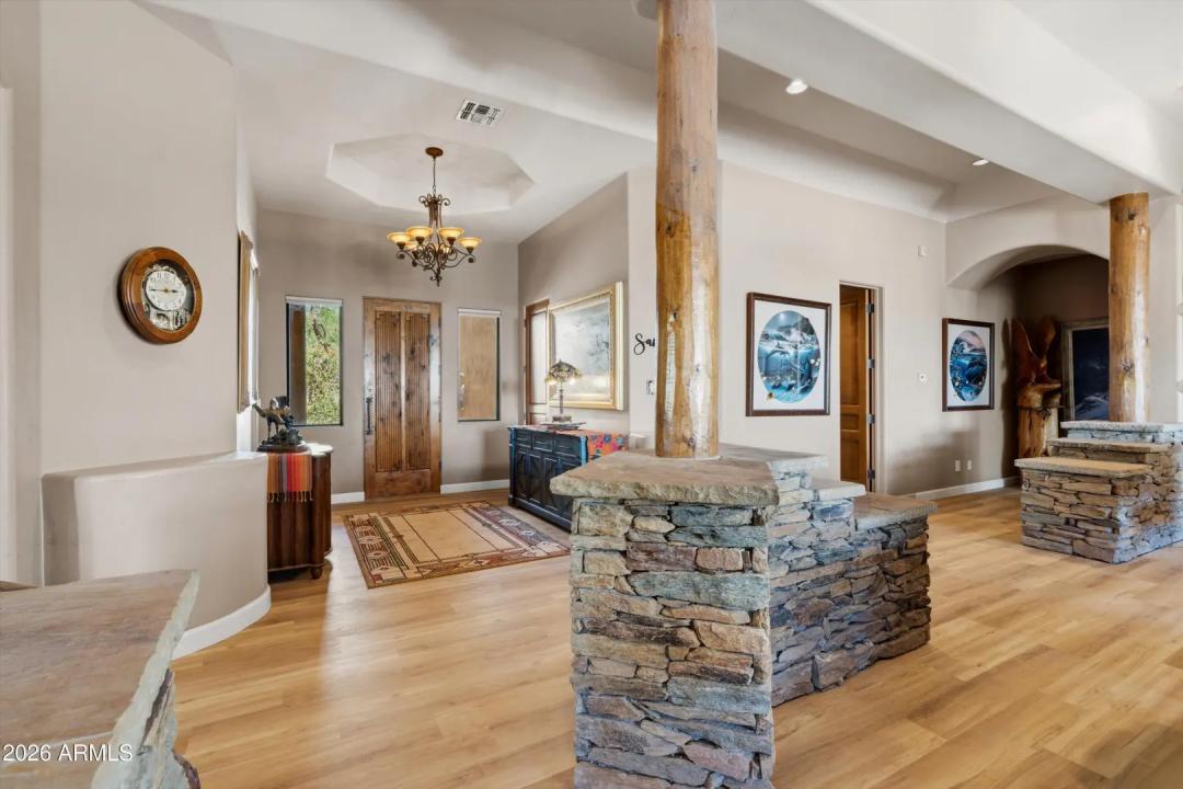 Real Estate Picture 12