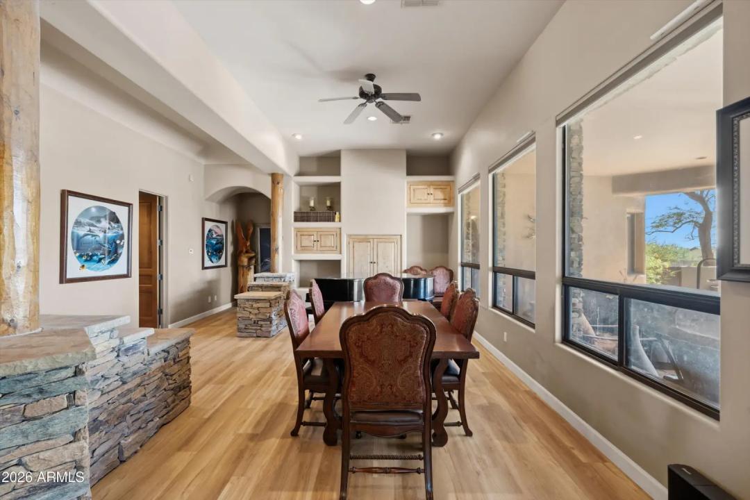 Real Estate Picture 14