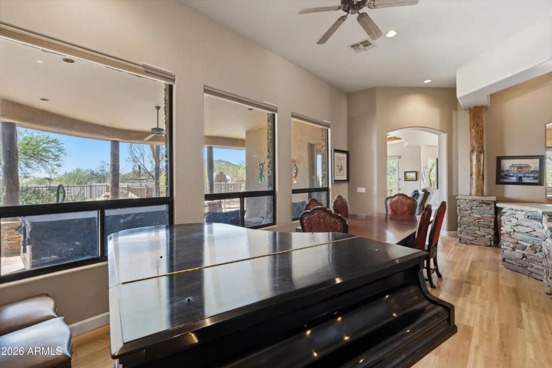 Real Estate Picture 15