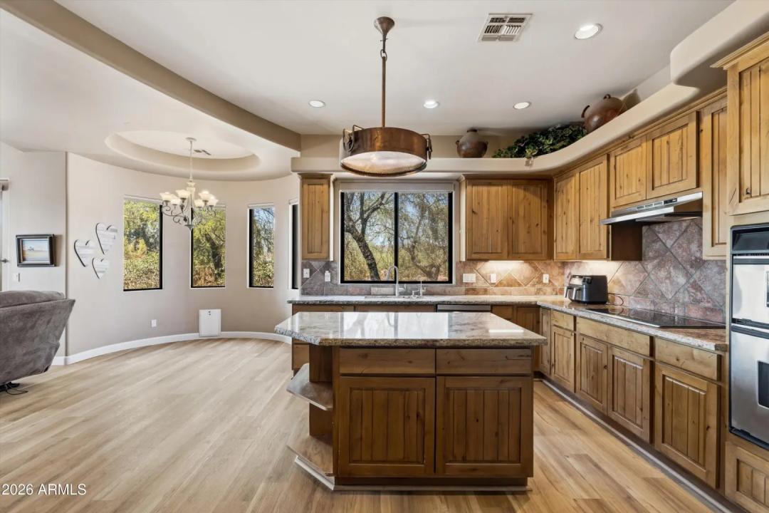 Real Estate Picture 18