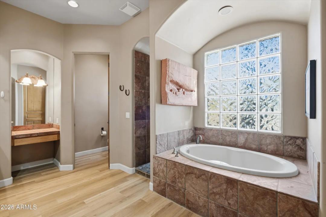Real Estate Picture 23