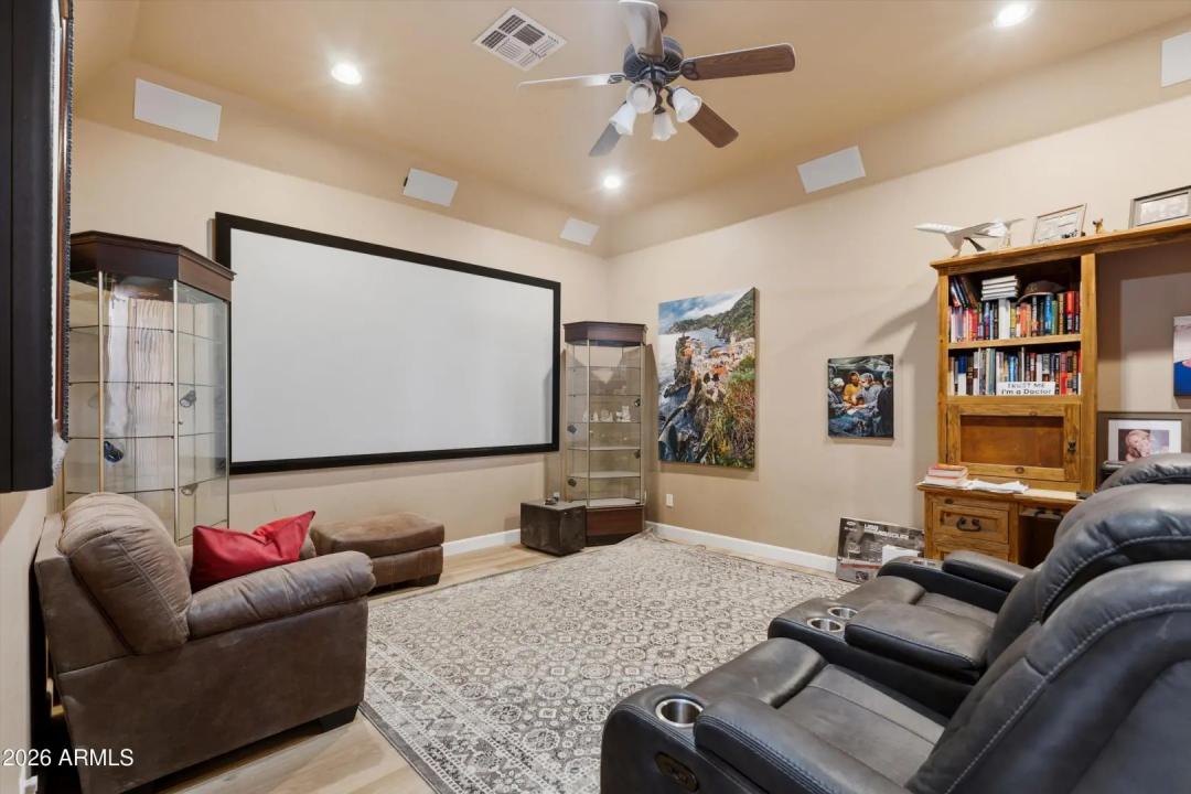 Real Estate Picture 32