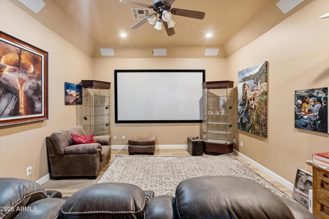 Real Estate Picture 33