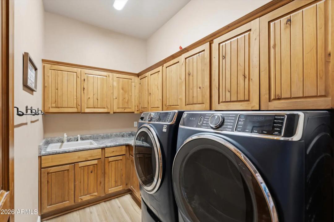 Real Estate Picture 34