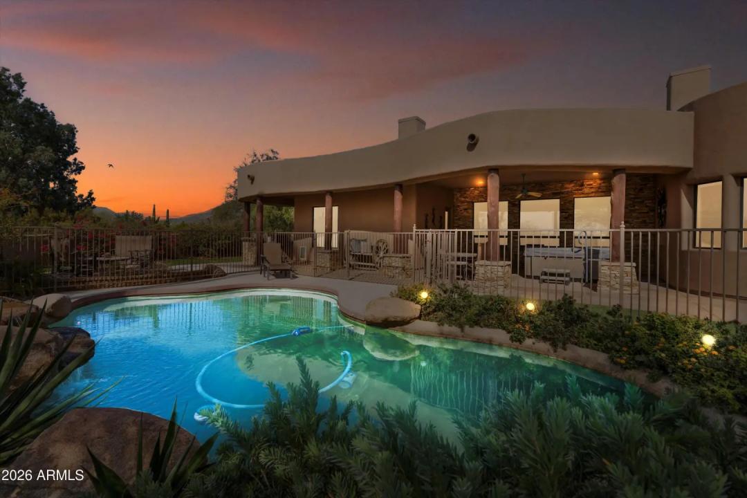 Real Estate Picture 4