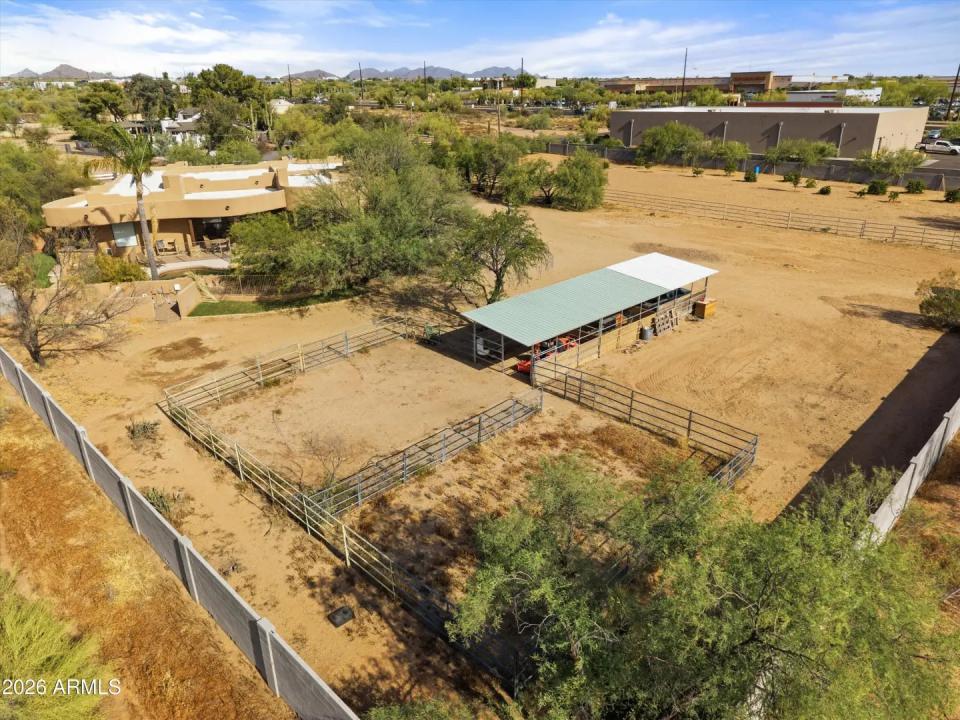 Real Estate Picture 50