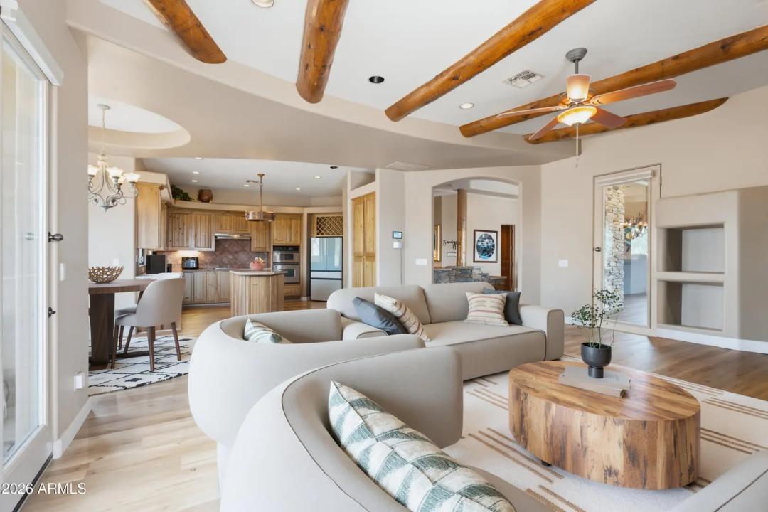 Real Estate Picture 9