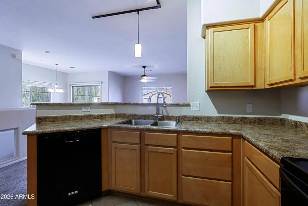 Real Estate Picture 4