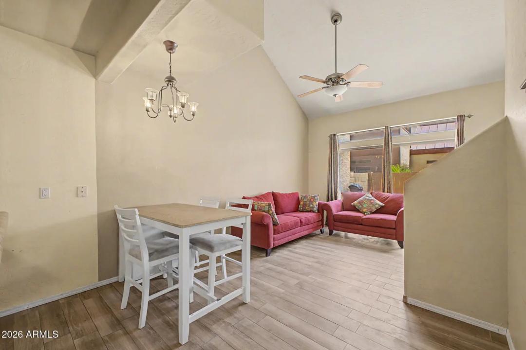 Real Estate Picture 3