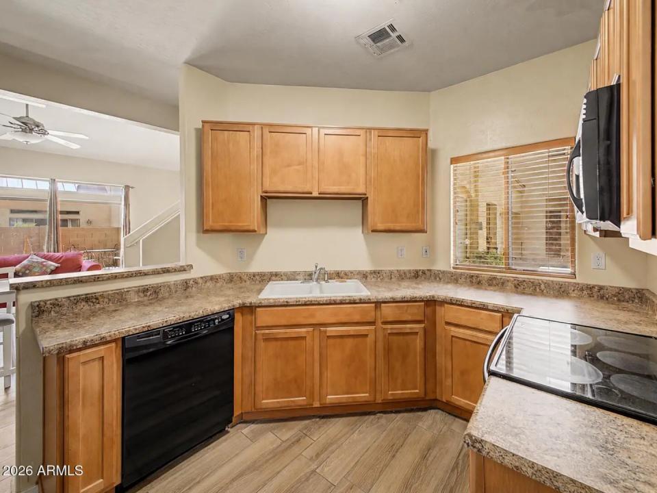 Real Estate Picture 6