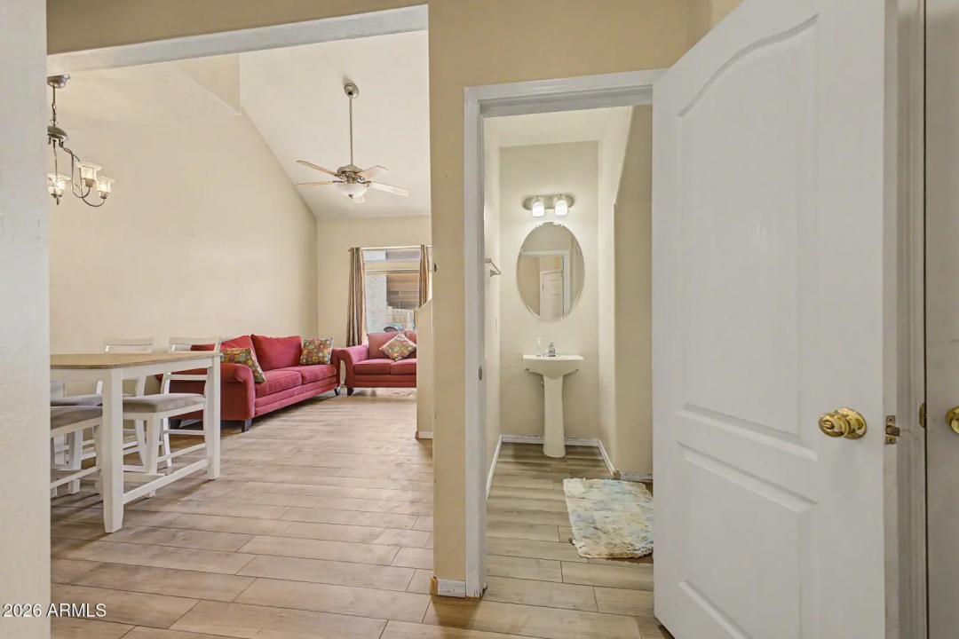 Real Estate Picture 8