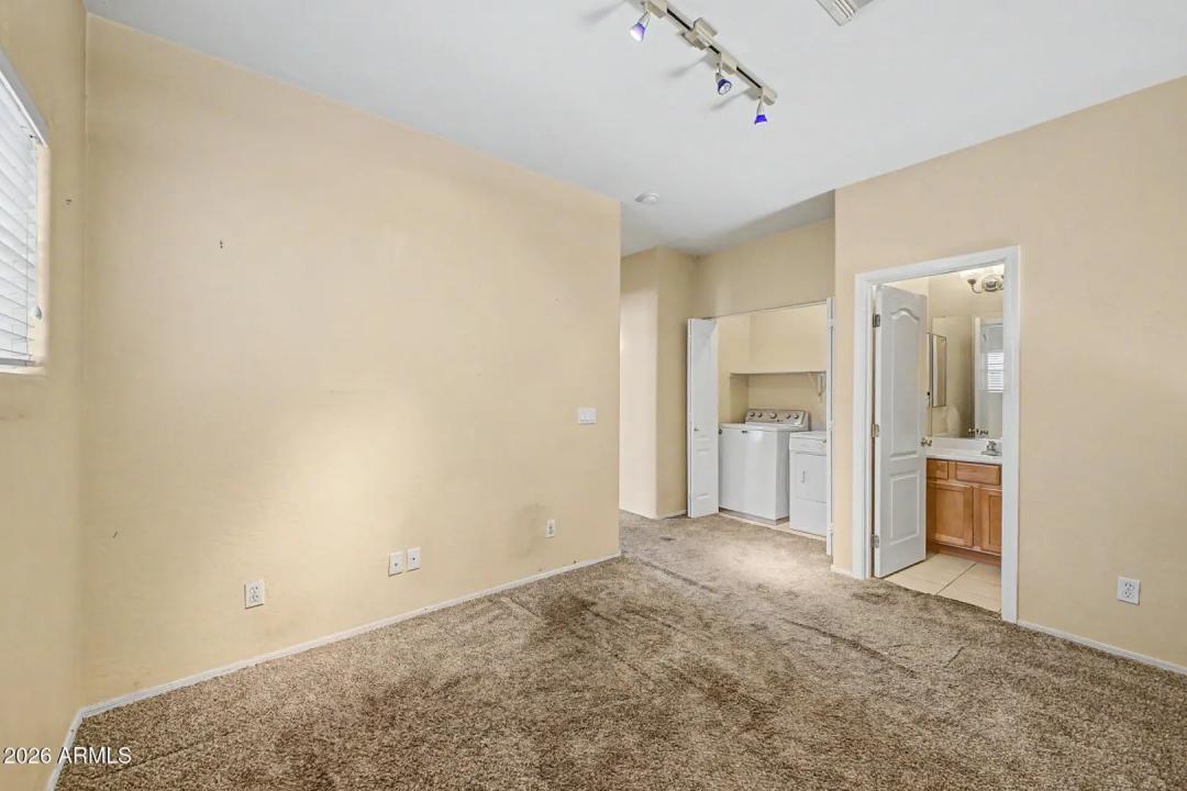 Real Estate Picture 10