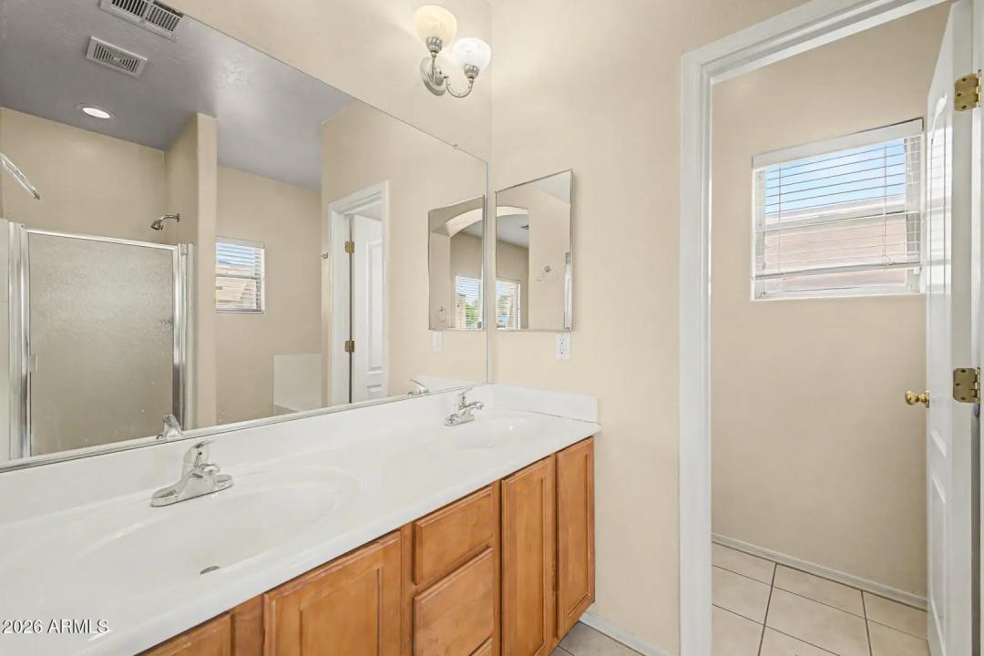 Real Estate Picture 17