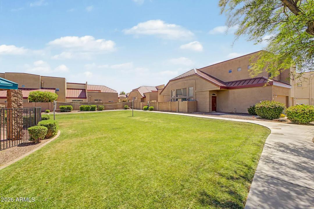 Real Estate Picture 23