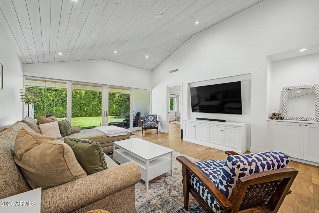 Real Estate Picture 20