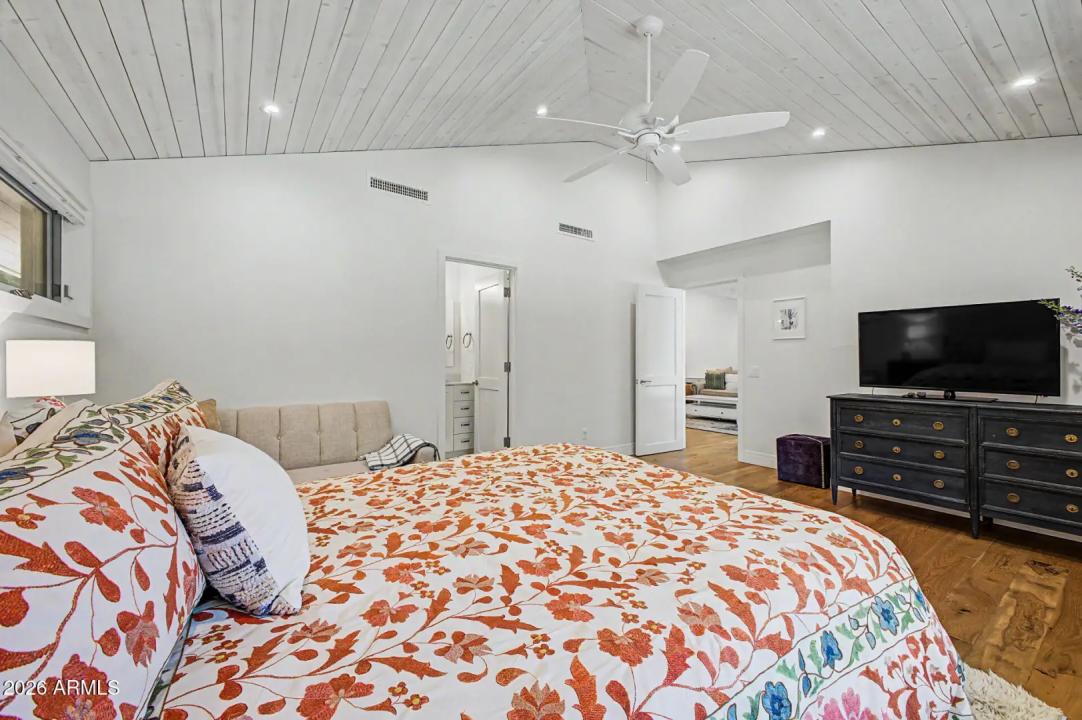 Real Estate Picture 25