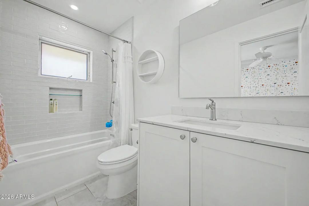 Real Estate Picture 30