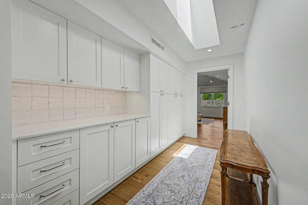 Real Estate Picture 33