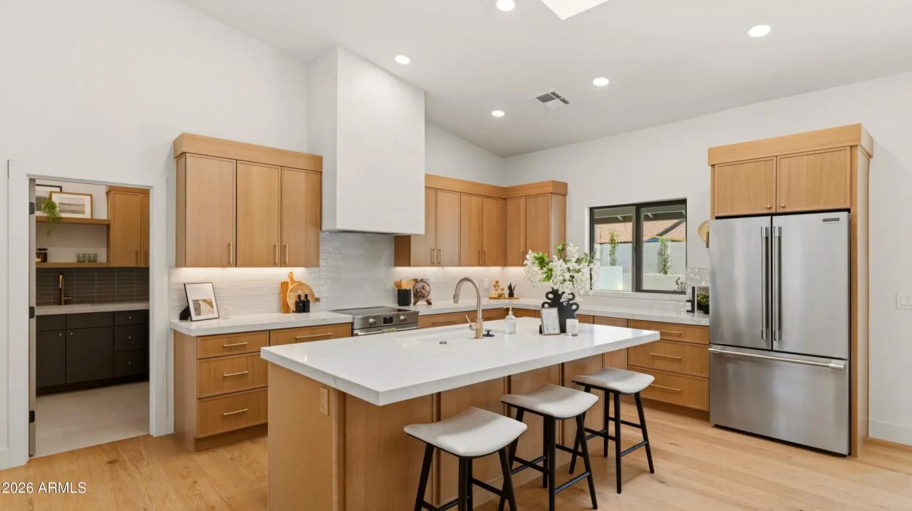 Real Estate Picture 2