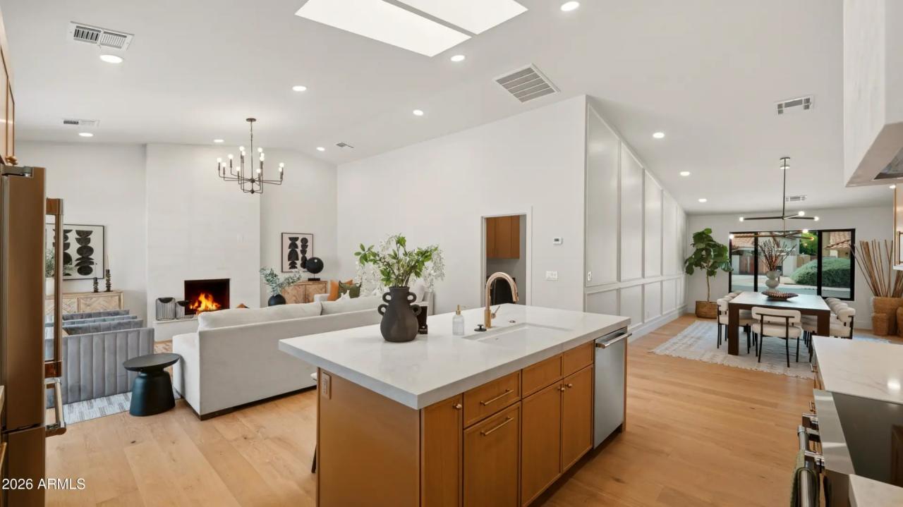 Real Estate Picture 6