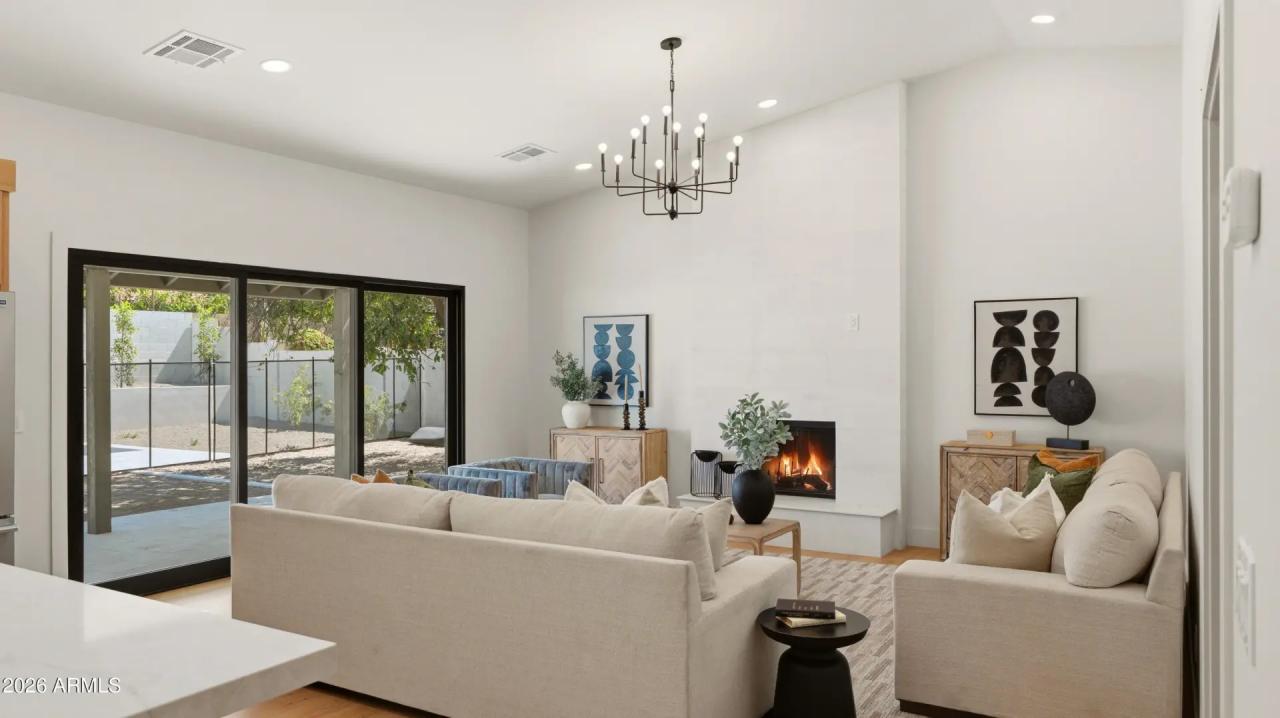 Real Estate Picture 9