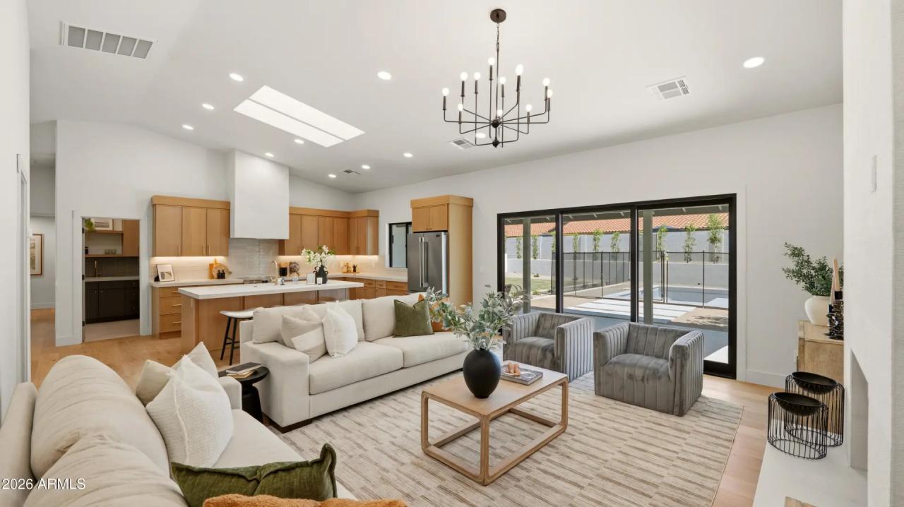 Real Estate Picture 7