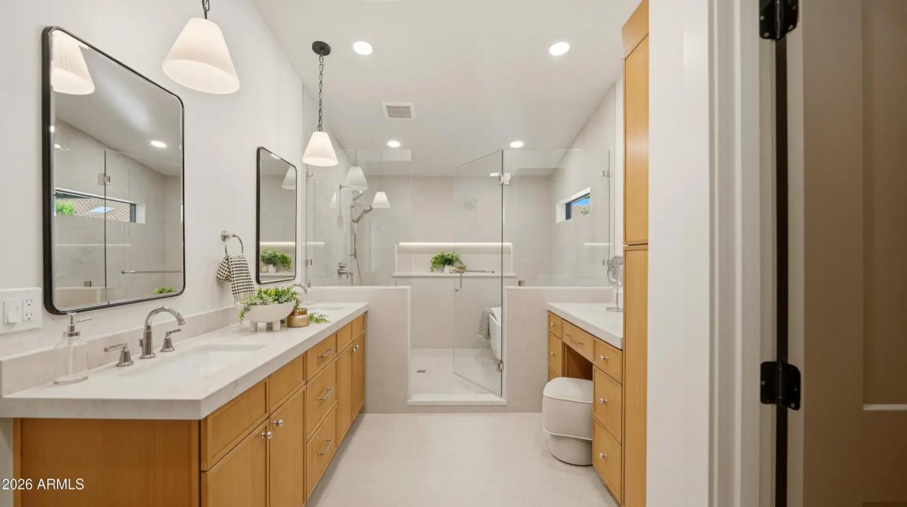 Real Estate Picture 15