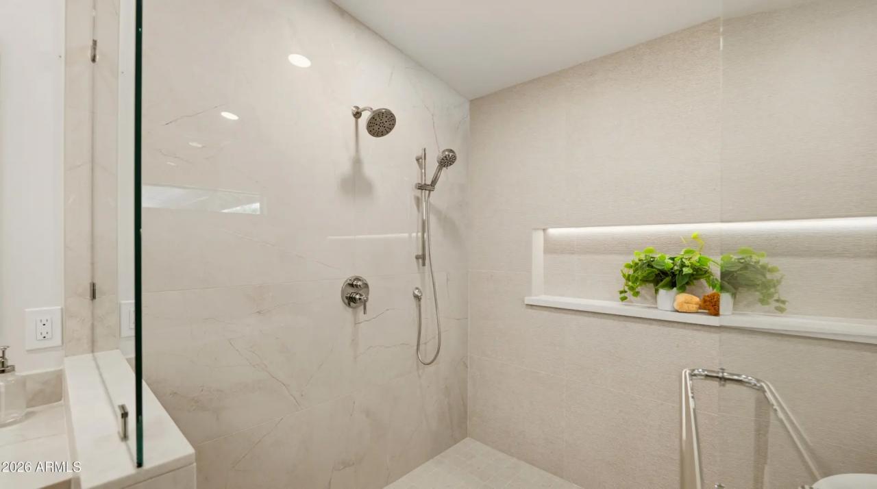 Real Estate Picture 17
