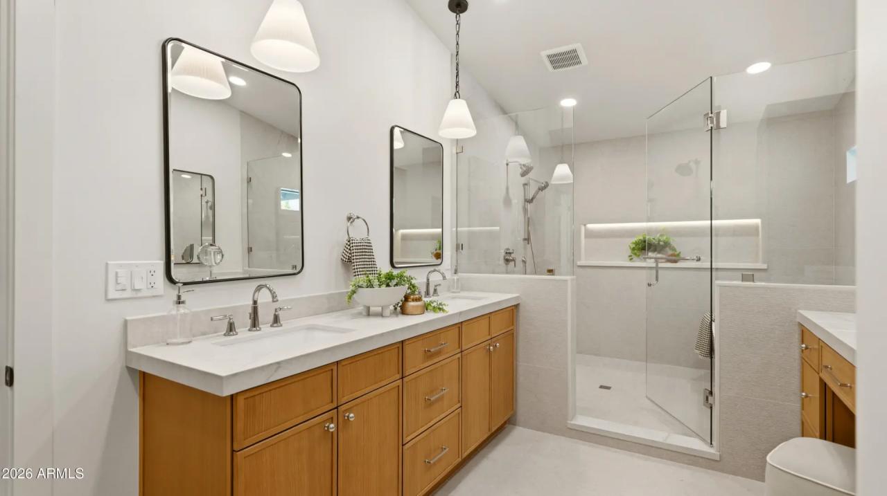 Real Estate Picture 14