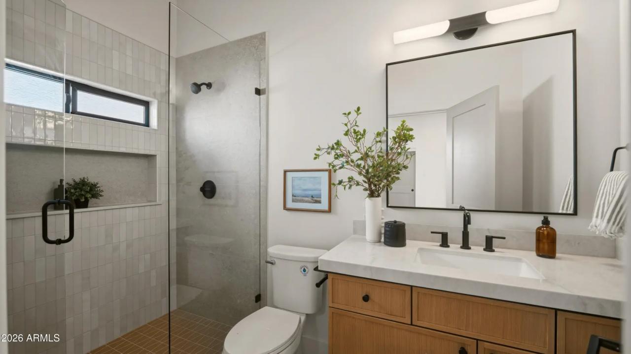 Real Estate Picture 23