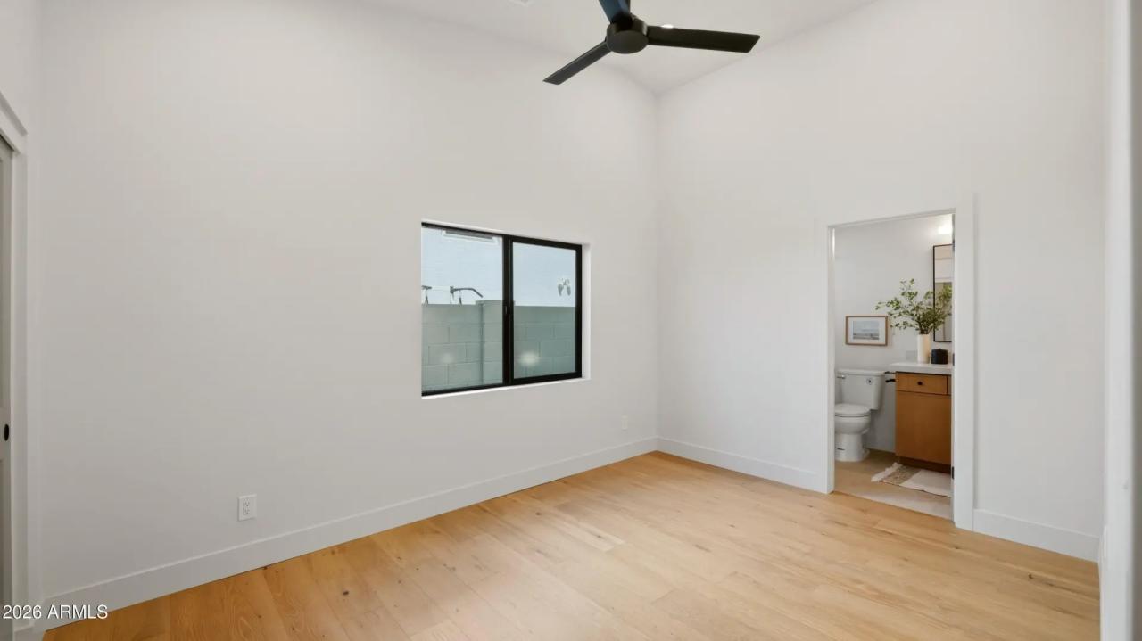 Real Estate Picture 22