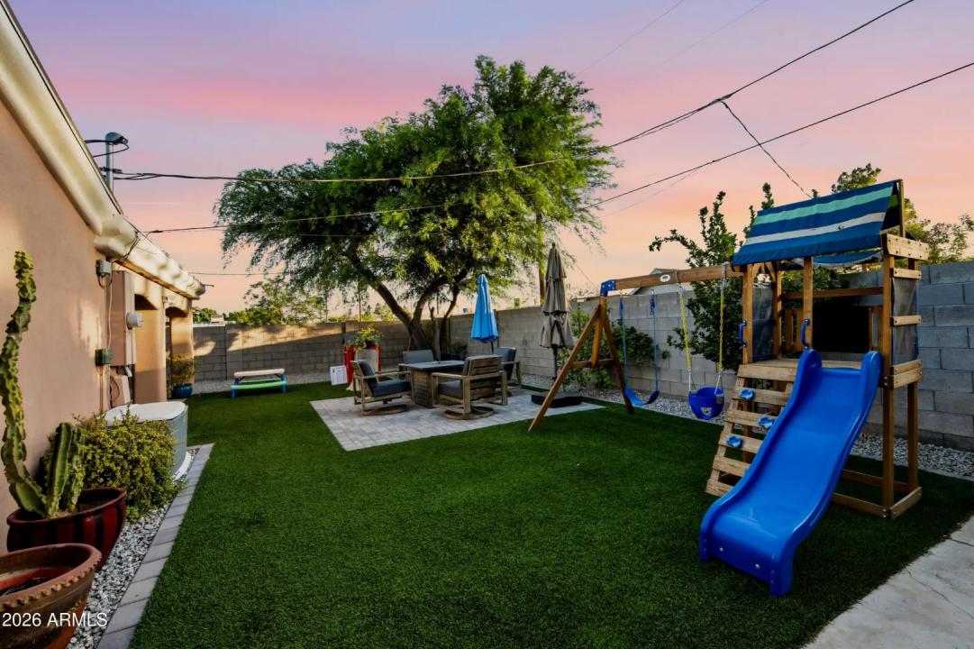 Real Estate Picture 20