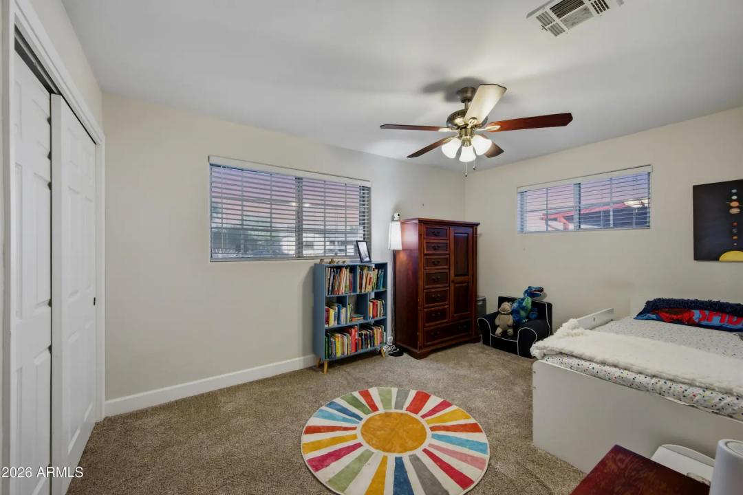 Real Estate Picture 12