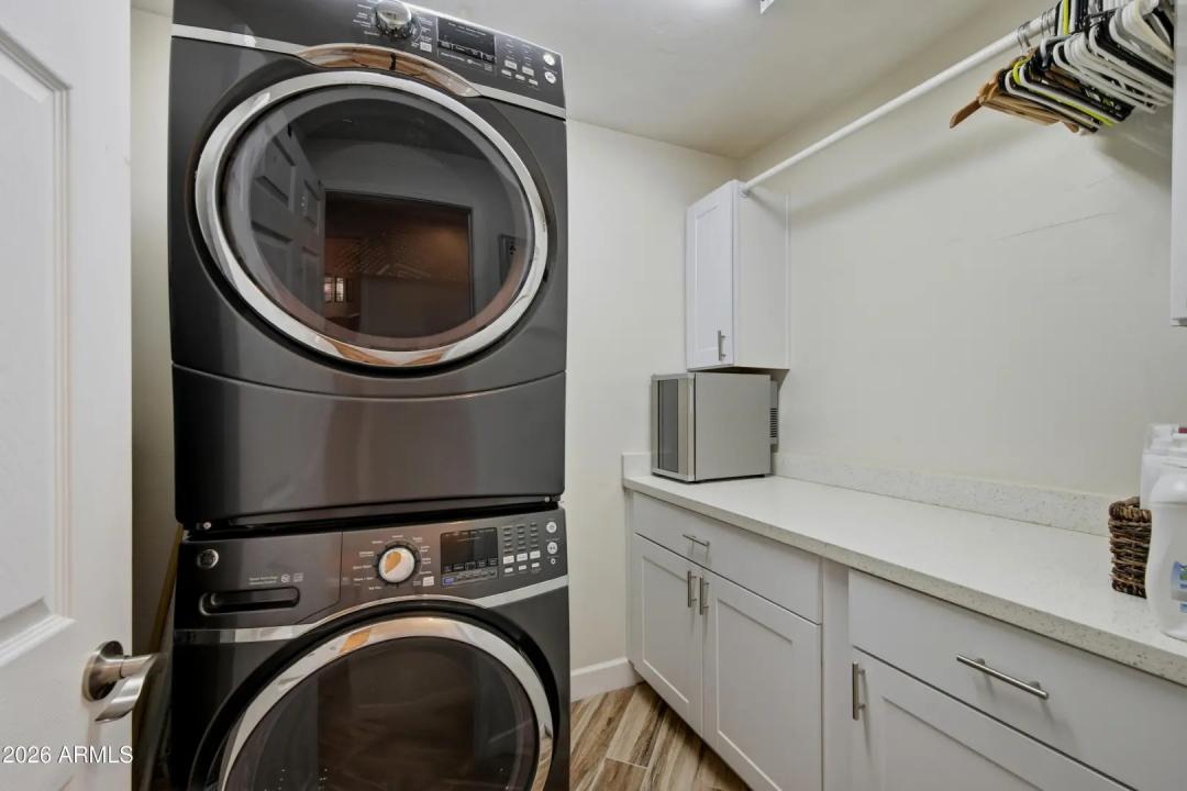 Real Estate Picture 16