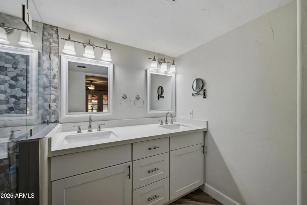 Real Estate Picture 9